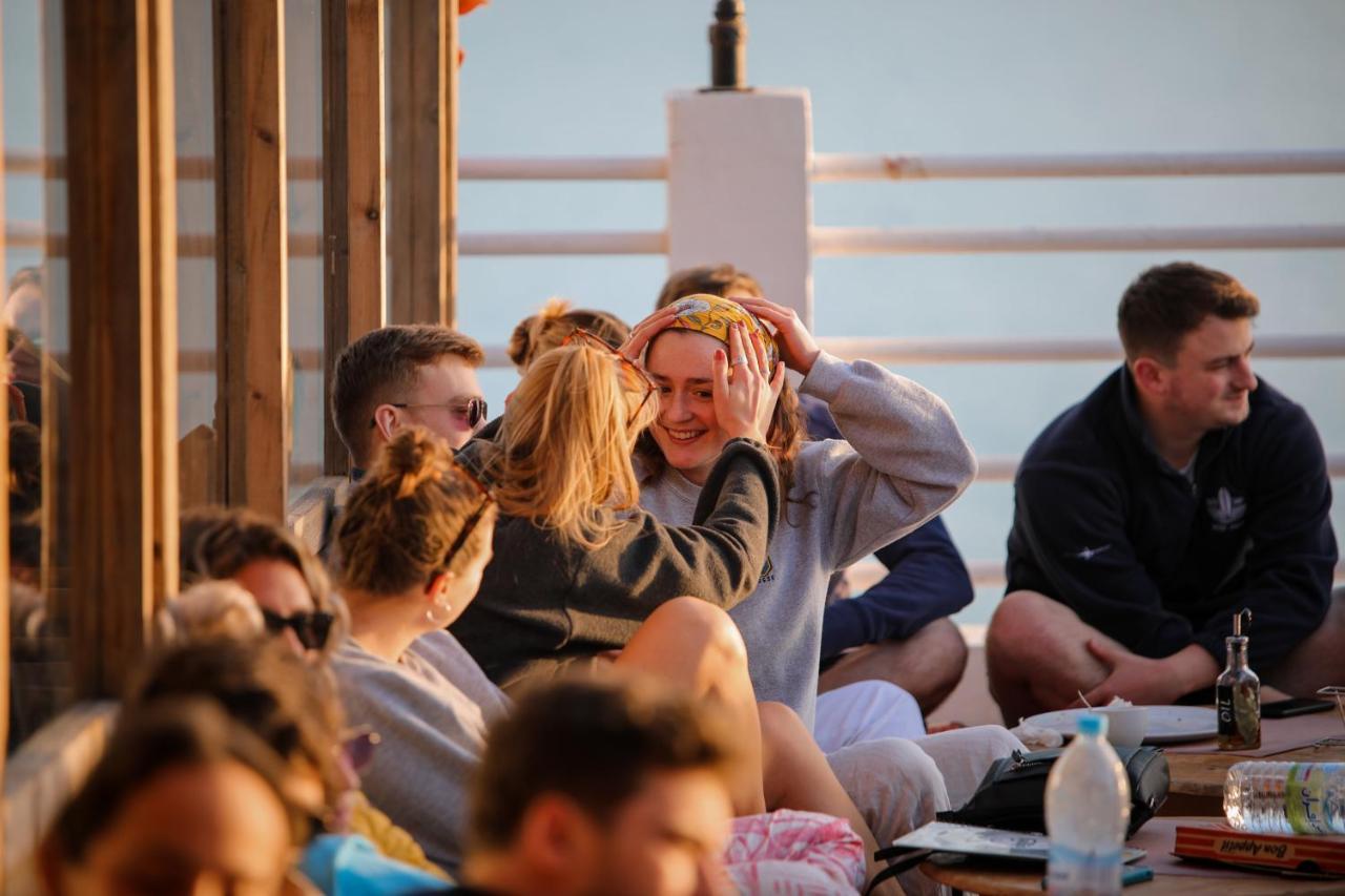 Locals Taghazout Surfcamp Hotel Kültér fotó