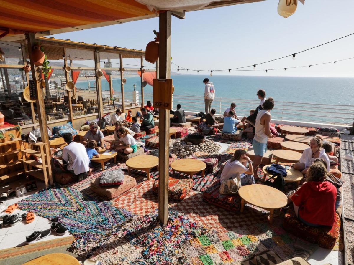 Locals Taghazout Surfcamp Hotel Kültér fotó