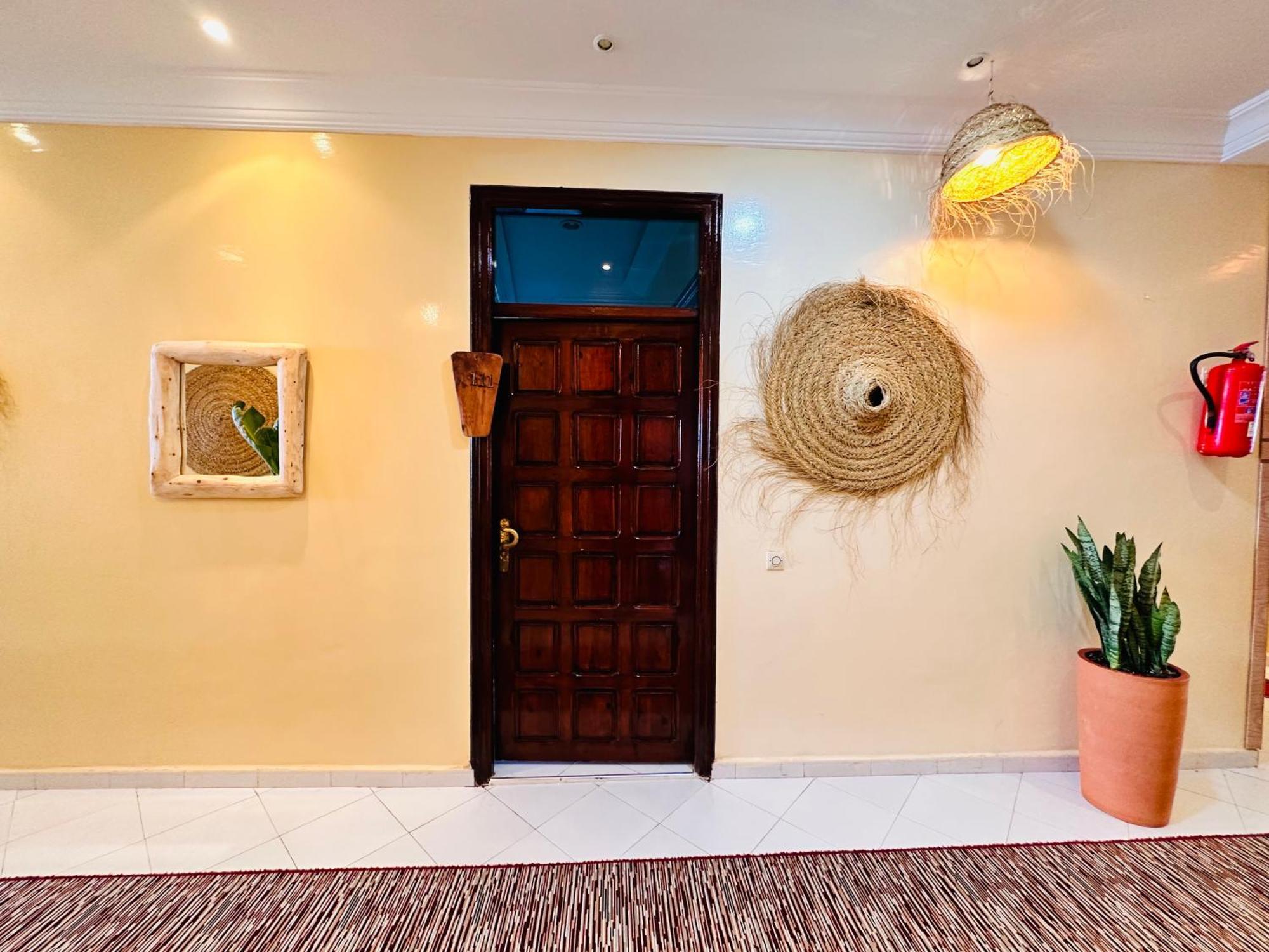 Locals Taghazout Surfcamp Hotel Kültér fotó