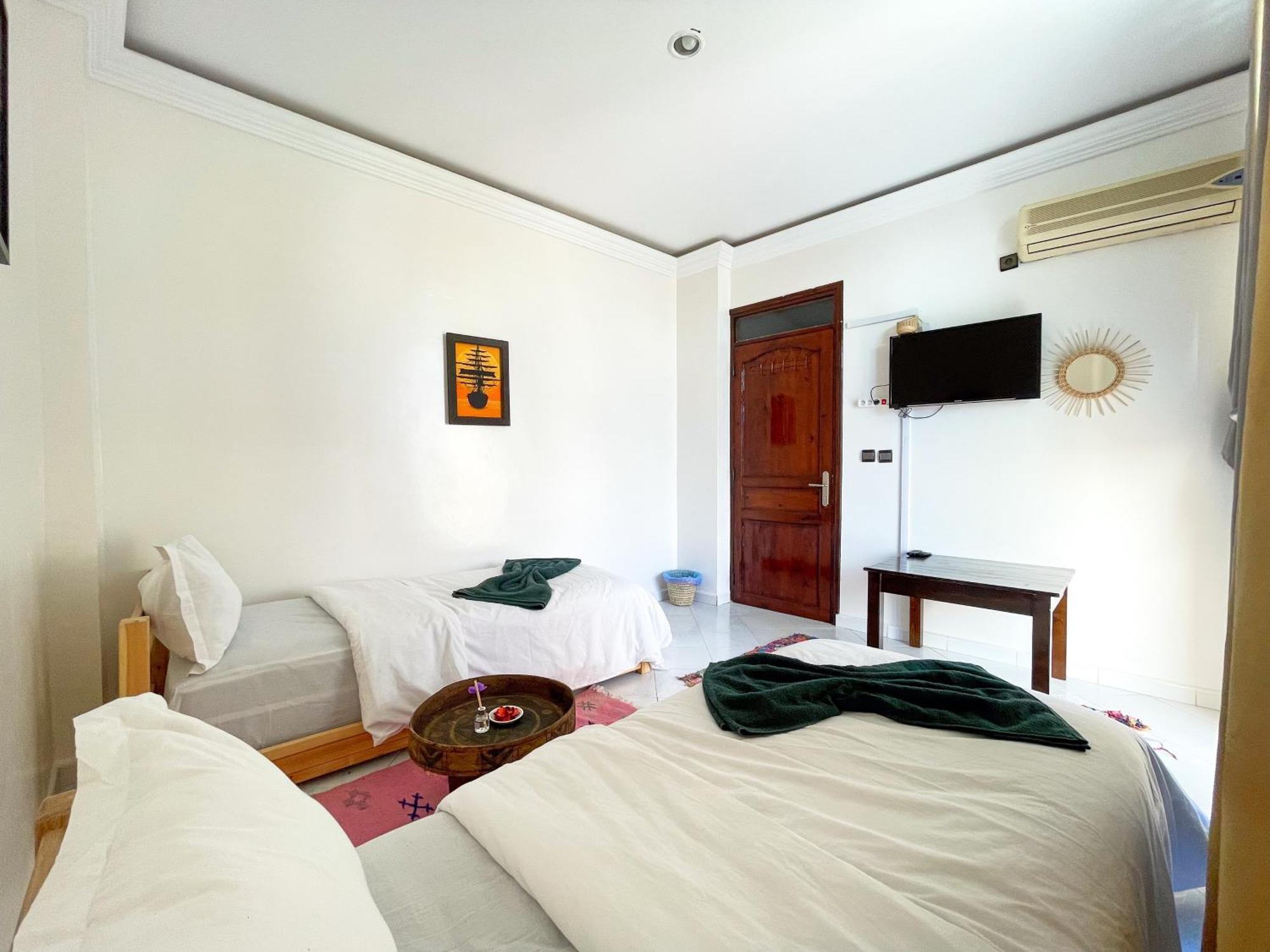 Locals Taghazout Surfcamp Hotel Kültér fotó